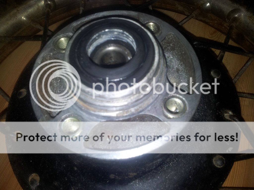 A How To / Diy repair damaged / stripped / crossthreaded bolt threads